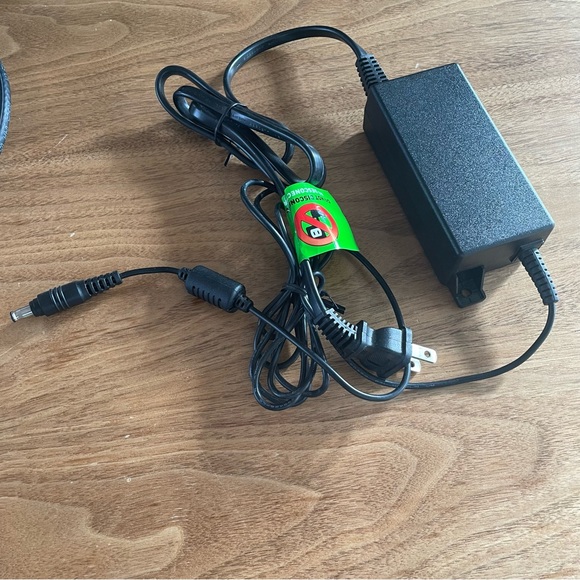 Direct TV modem/router - Picture 7 of 9